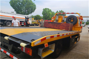 马村附近拖车电话号码服务